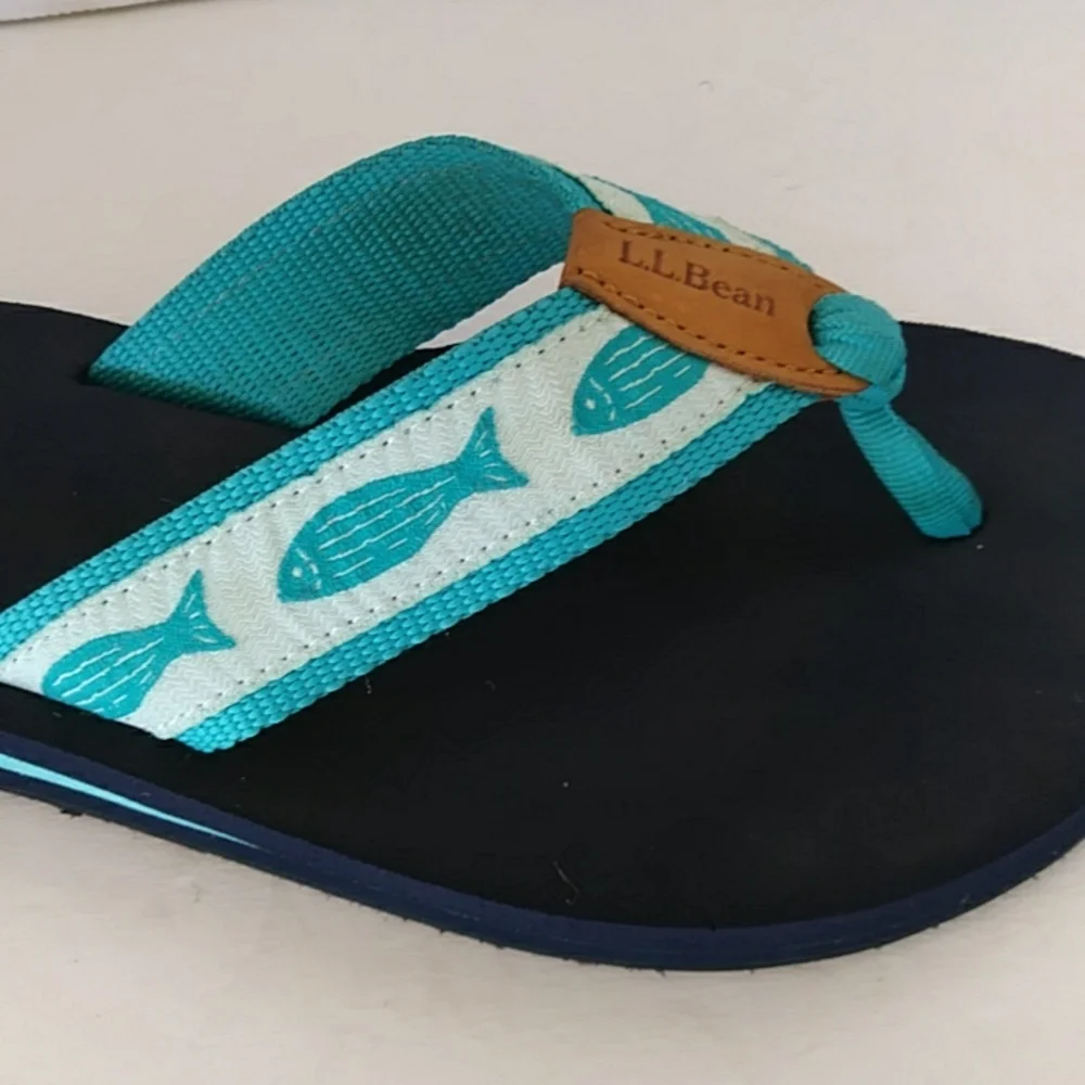 L.L. Bean Original Maine Isle Flip Flops Sandals 6M Aqua Fish Motif